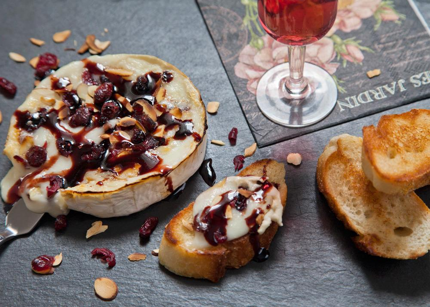 Baked Brie with Balsamic Vinegar and Olive Oil