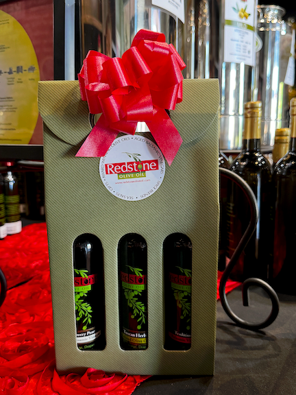 Deluxe_Gift_Set_of_3_-_Tuscan_Herb_Olive_Oil_Cranberry_Vinegar_Traditional_Vinegar