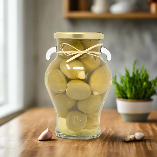  olives stuffed with garlic
